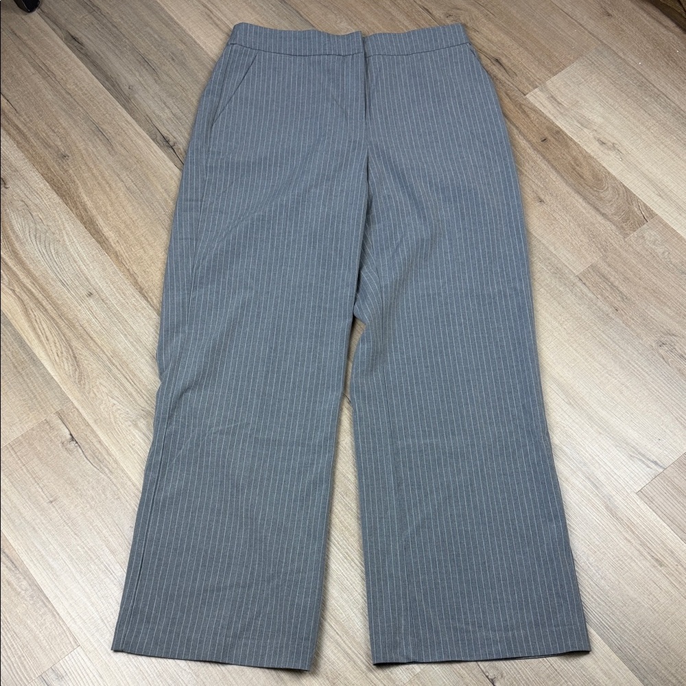Rachel Zoe Grey Pinstripe Wide Leg Trousers. NWOT. Size Large‎